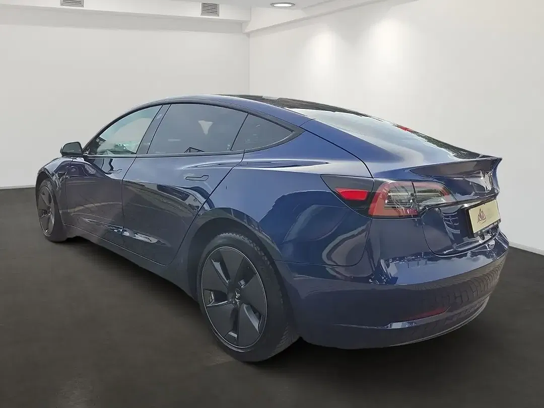 Tesla Model 3 RWD - Thumbnail 4