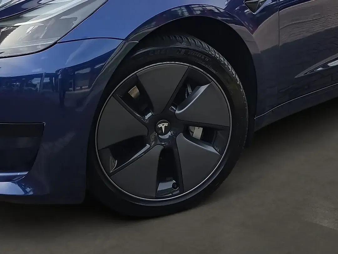 Tesla Model 3 RWD - Thumbnail 6