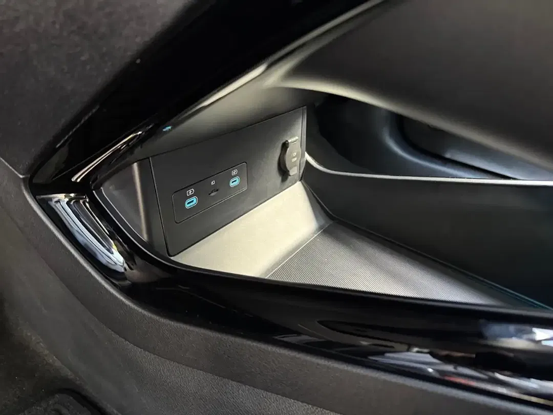 BYD Seal U 160 kW 1.5 PHEV Comfort - foto 25