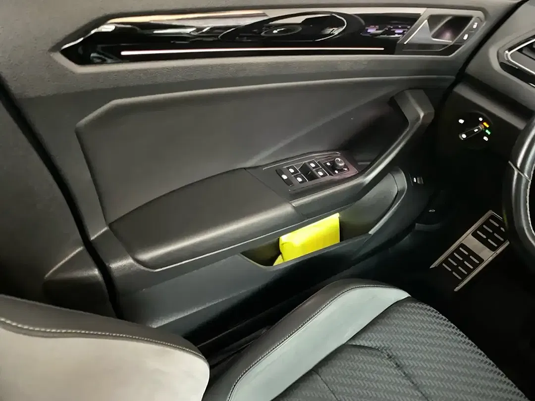 Volkswagen T-Roc 2.0 TSI 4Motion R Performance - Thumbnail 12