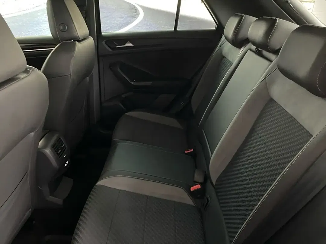 Volkswagen T-Roc 2.0 TSI 4Motion R Performance - Thumbnail 6