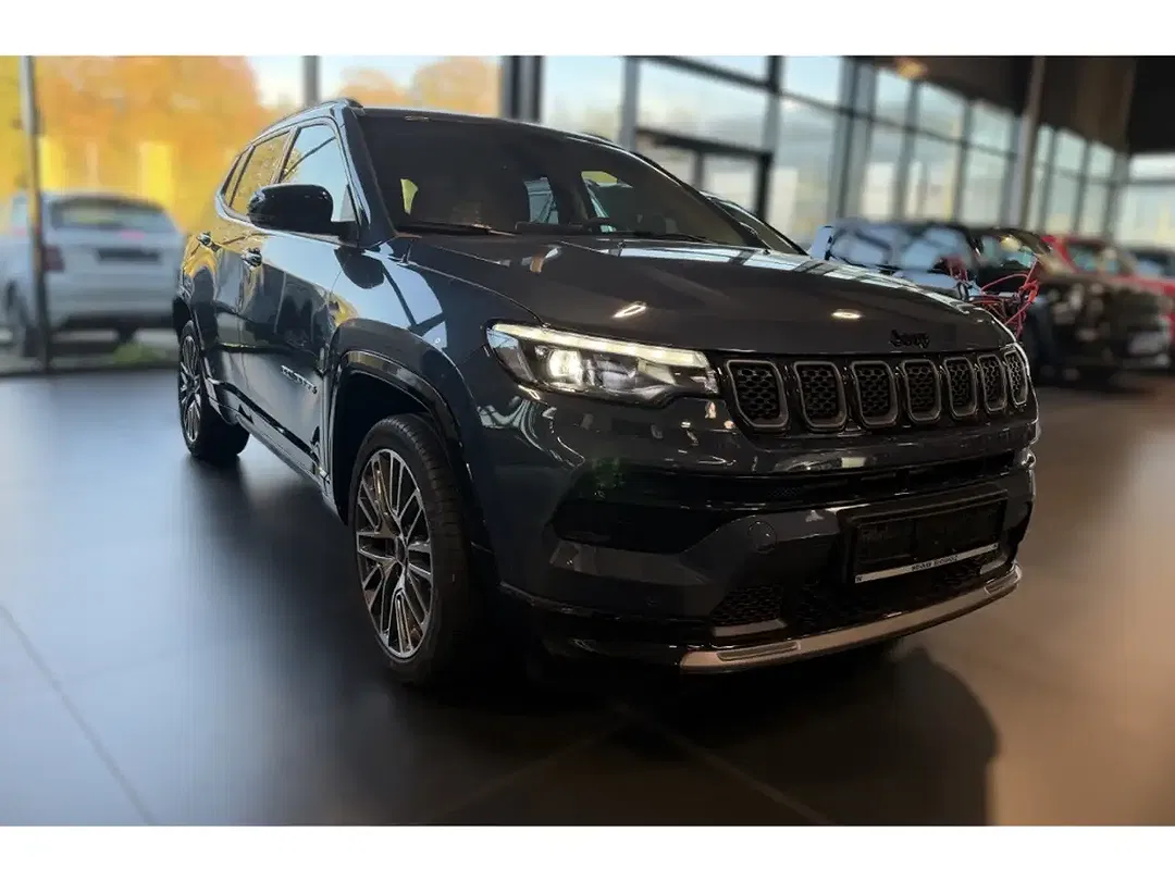 Jeep Compass MHEV Summit - Thumbnail 3