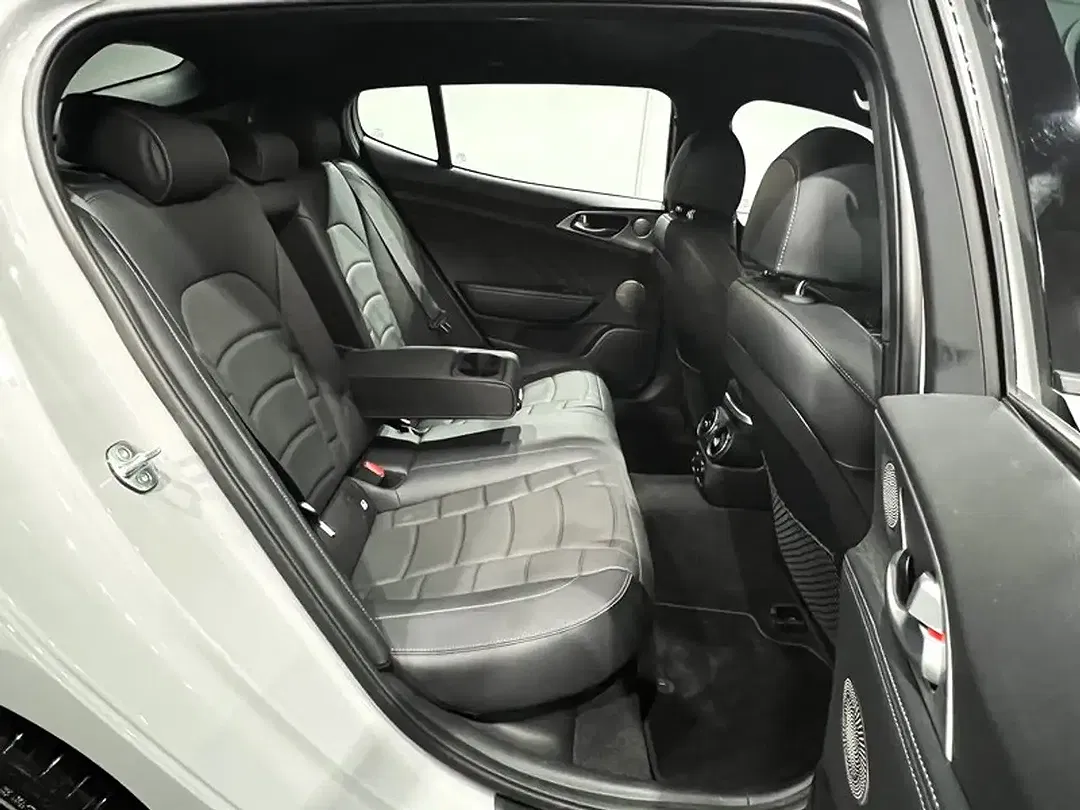 Kia Stinger 3.3 T-GDI GT - Thumbnail 13