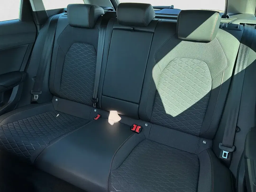 SEAT Leon eTSI FR - Thumbnail 9