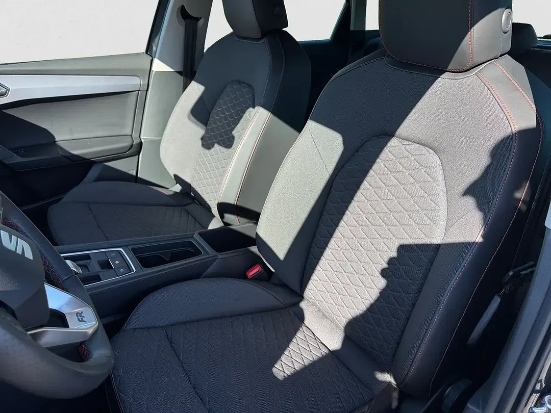 SEAT Leon eTSI FR - Thumbnail 8