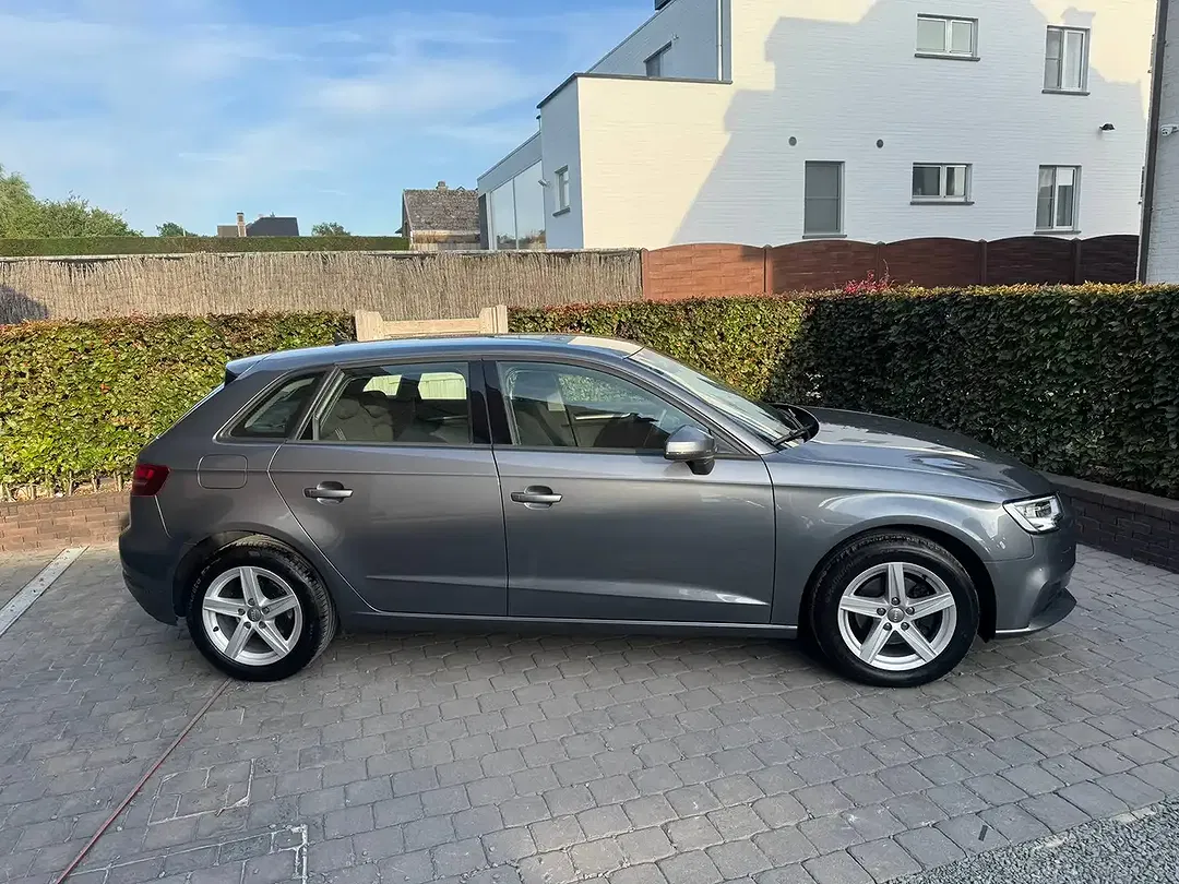 Audi A3 30 TFSI Sportback - Thumbnail 2