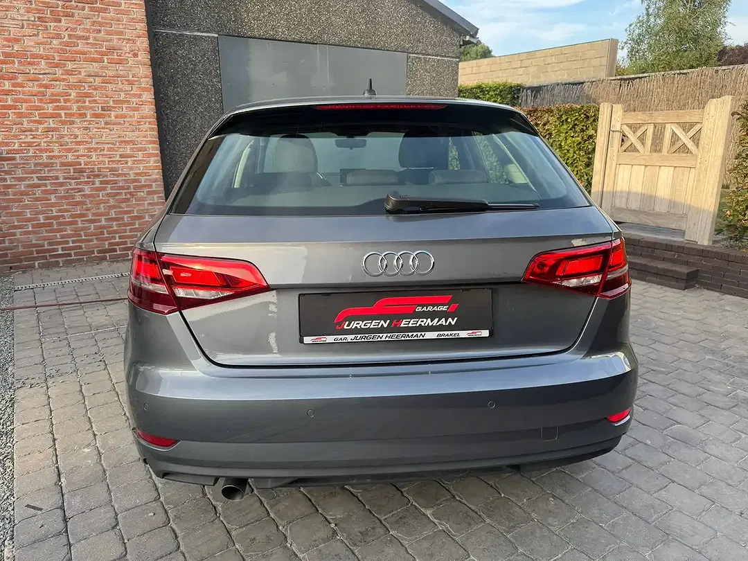 Audi A3 30 TFSI Sportback - Thumbnail 3