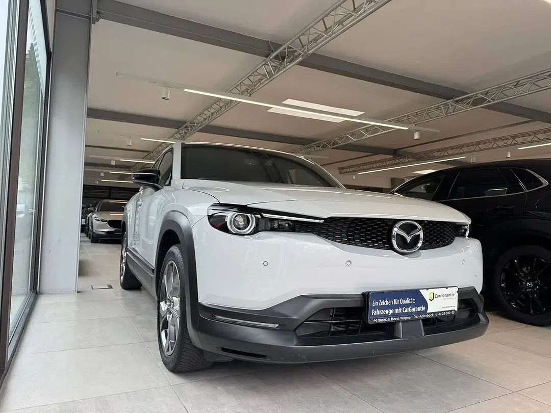 Mazda MX-30 e-SKYACTIV Premium - Thumbnail 3