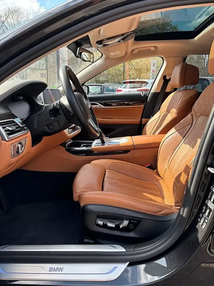 BMW 740 xDrive - Thumbnail 7
