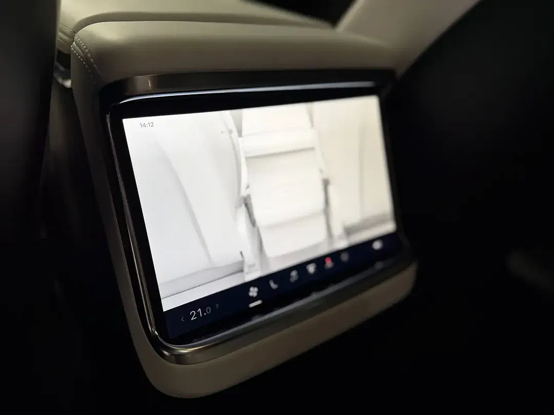 Tesla Model X Premium Long Range - Thumbnail 14