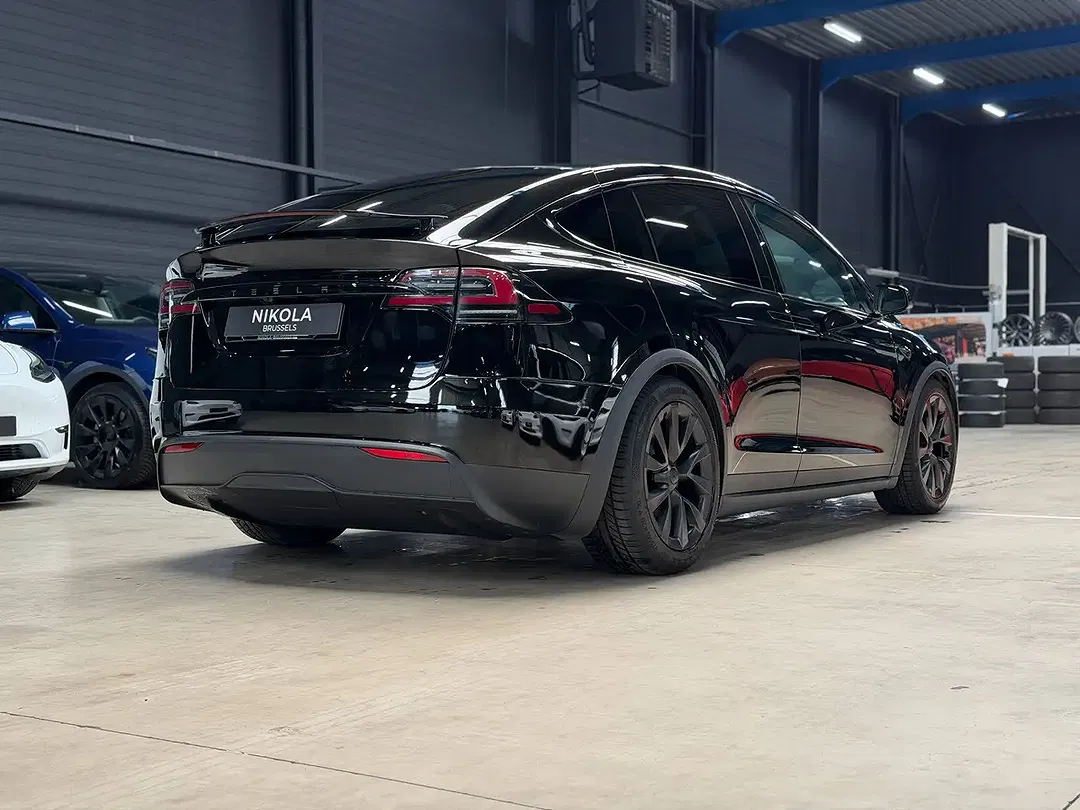 Tesla Model X Premium Long Range - Thumbnail 4