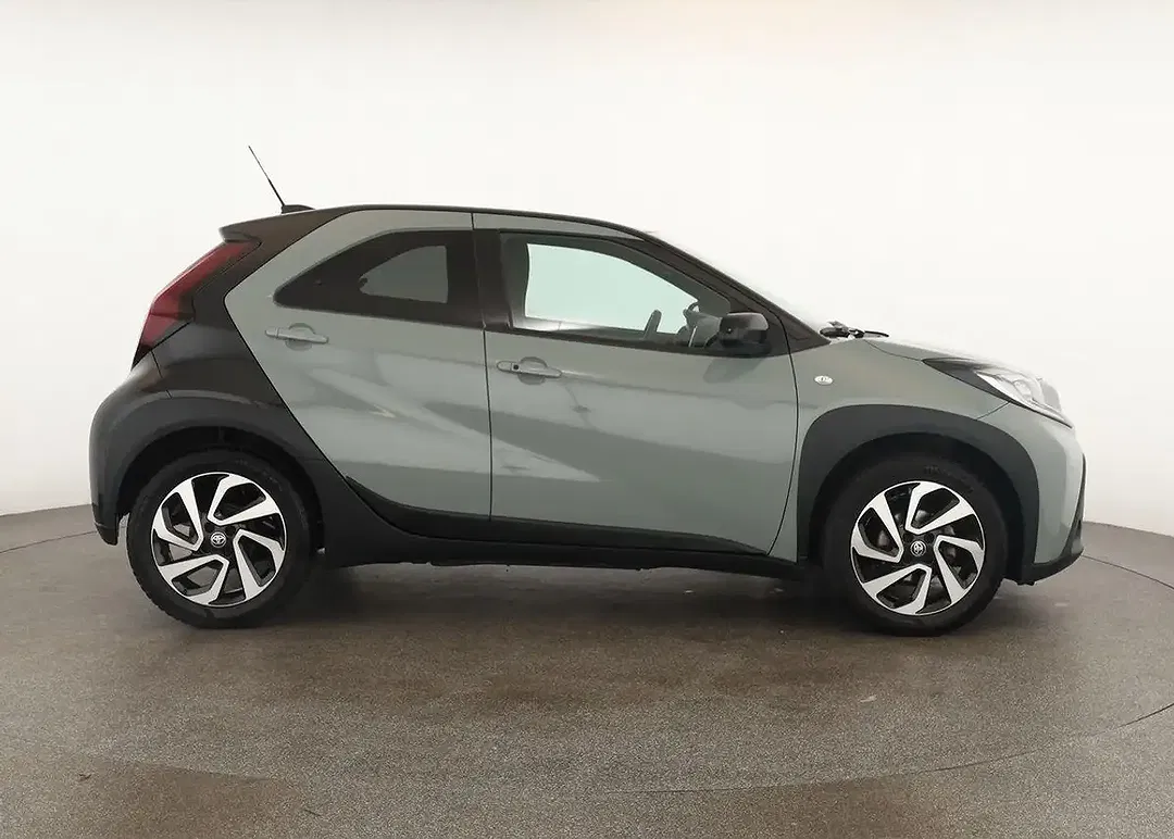 Toyota Aygo X CVT Team Deutschland - Thumbnail 4