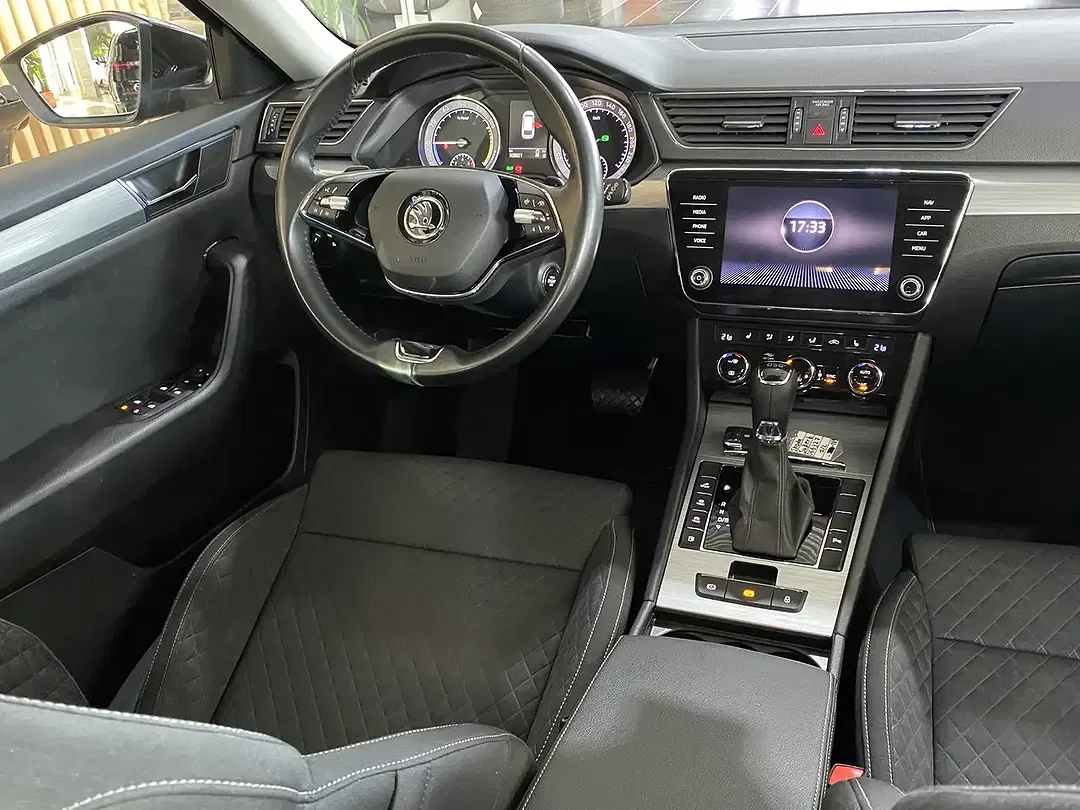 Skoda Superb iV Ambition - Thumbnail 13