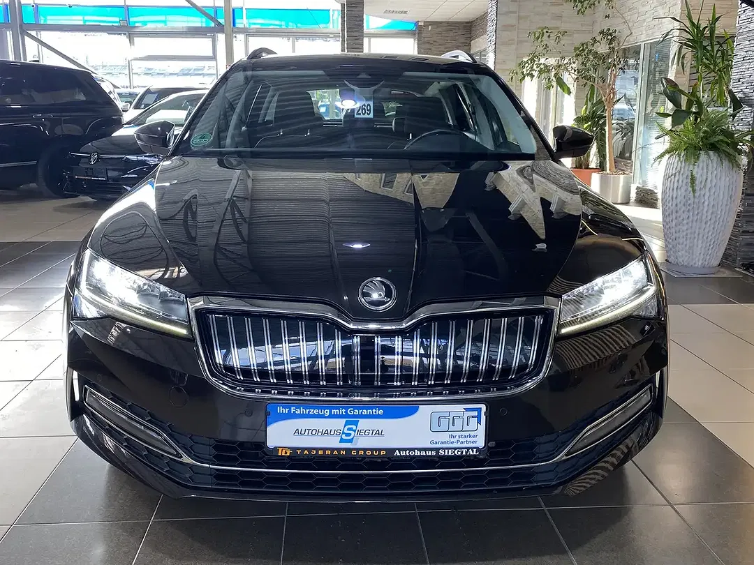 Skoda Superb iV Ambition - foto 2