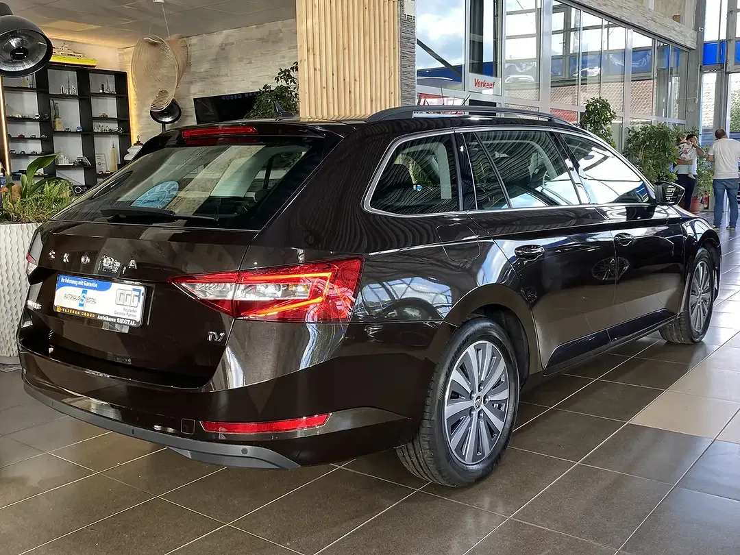 Skoda Superb iV Ambition - Thumbnail 7