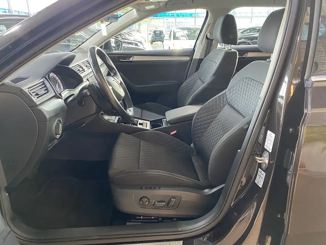 Skoda Superb iV Ambition - Thumbnail 8