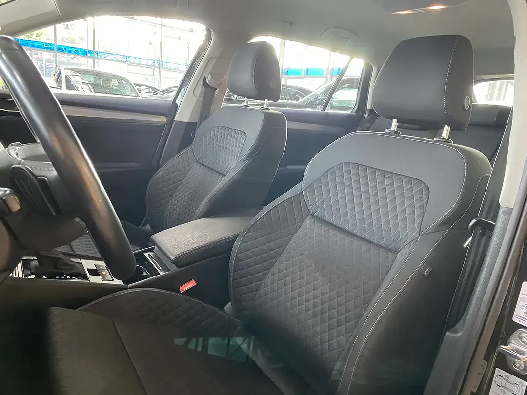 Skoda Superb iV Ambition - Thumbnail 9