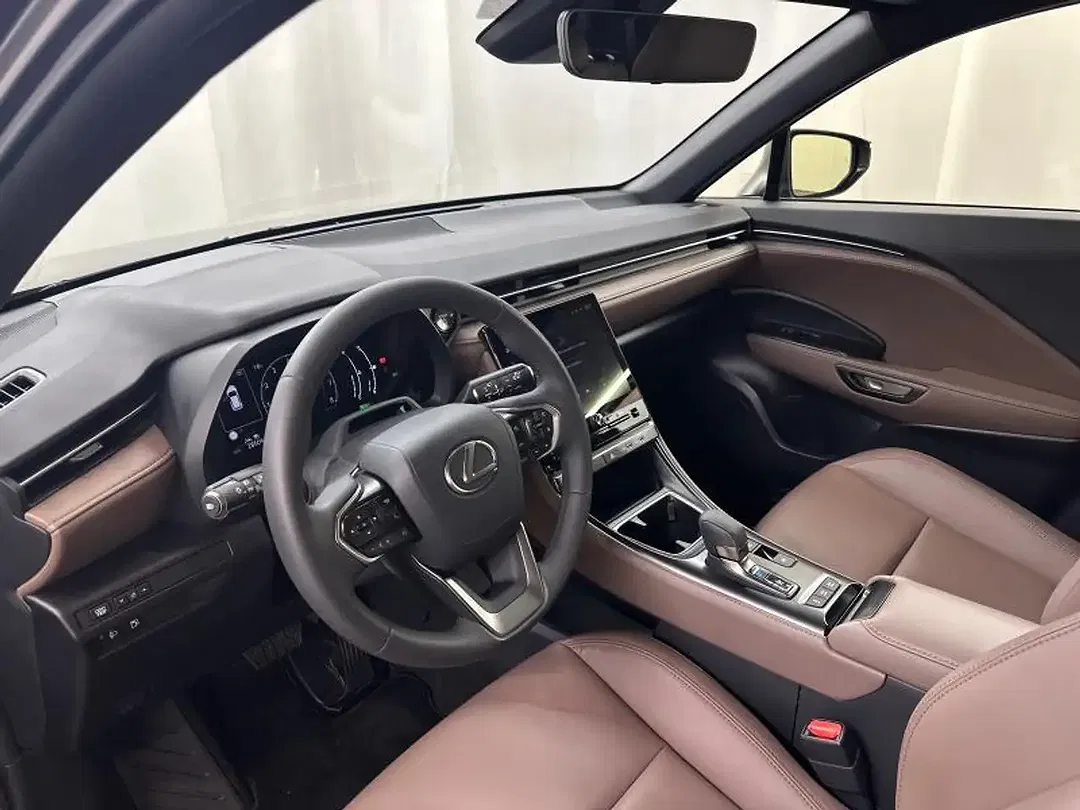 Lexus LBX Elegant - Thumbnail 18