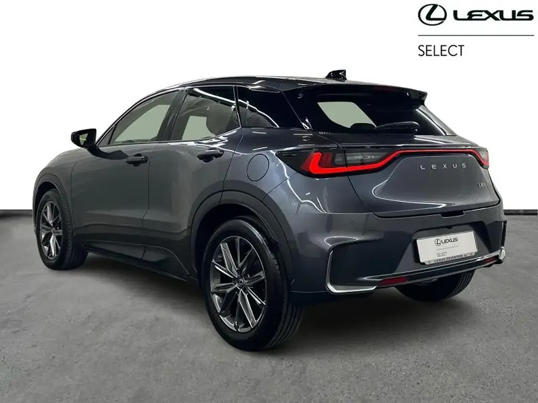 Lexus LBX Elegant - foto 2
