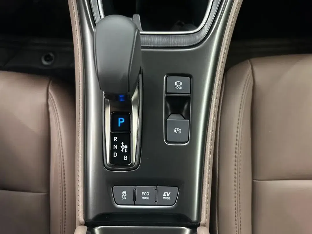Lexus LBX Elegant - foto 26