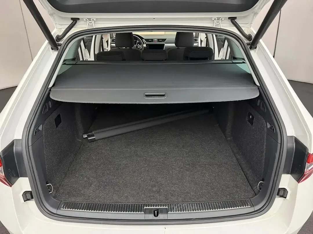 Skoda Superb iV Combi Ambition - foto 15