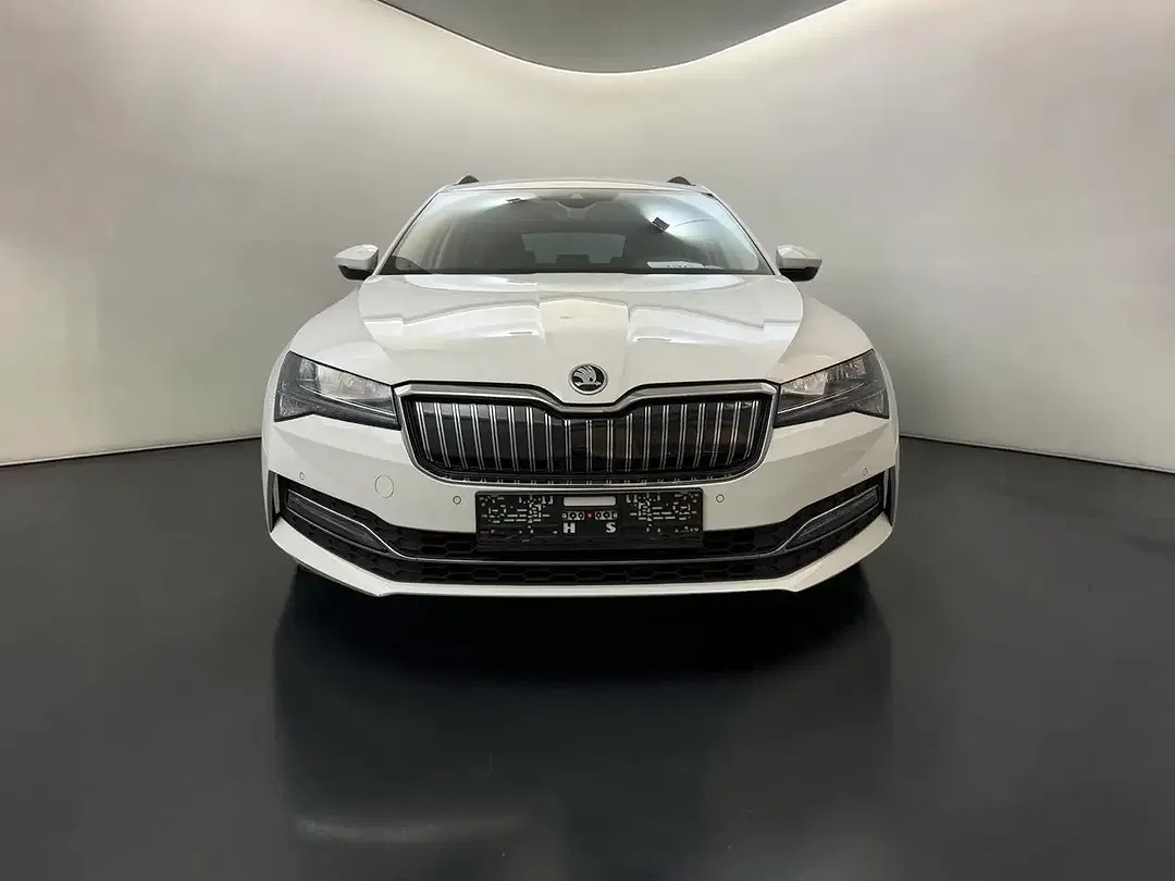 Skoda Superb iV Combi Ambition - foto 2