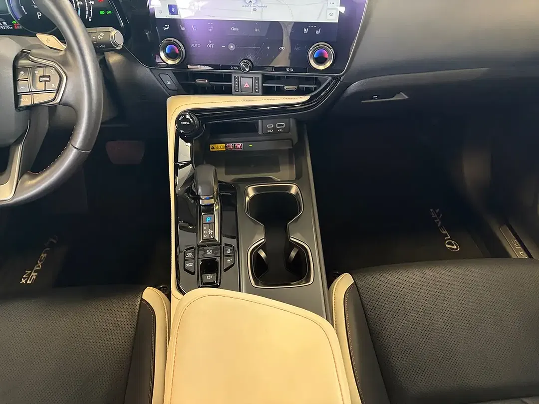 Lexus NX 450h+ E-FOUR Business - Thumbnail 11
