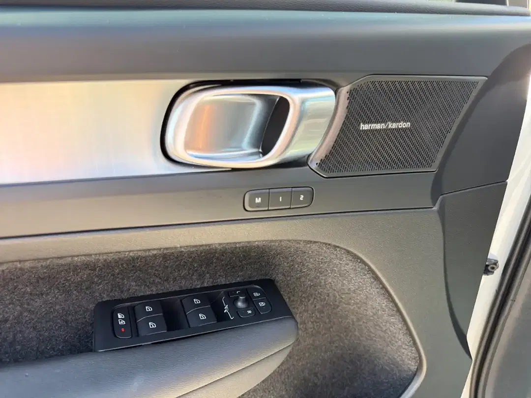 Volvo XC40 B3 Plus Black Edition - Thumbnail 13