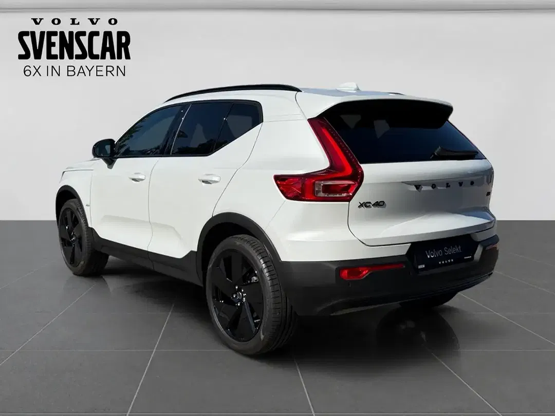 Volvo XC40 B3 Plus Black Edition - Thumbnail 3