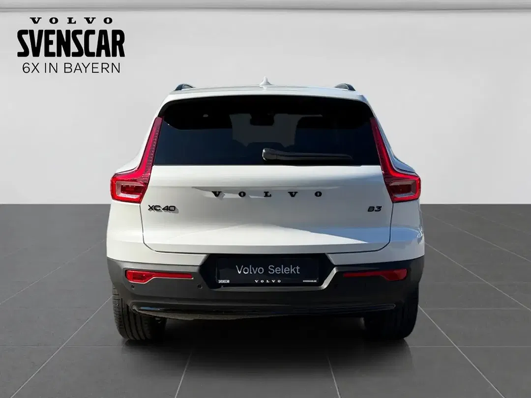 Volvo XC40 B3 Plus Black Edition - Thumbnail 4