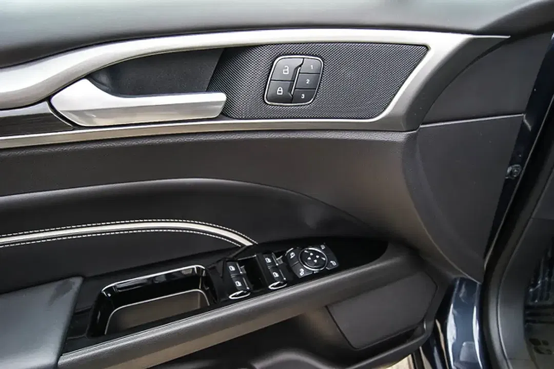Ford Mondeo 2.0 Hybrid Vignale - Thumbnail 12