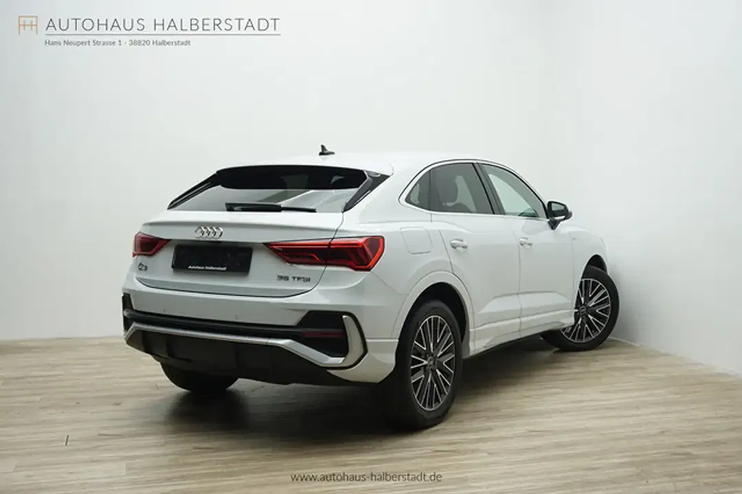 Audi Q3 35 TFSI Sportback S line - Thumbnail 4