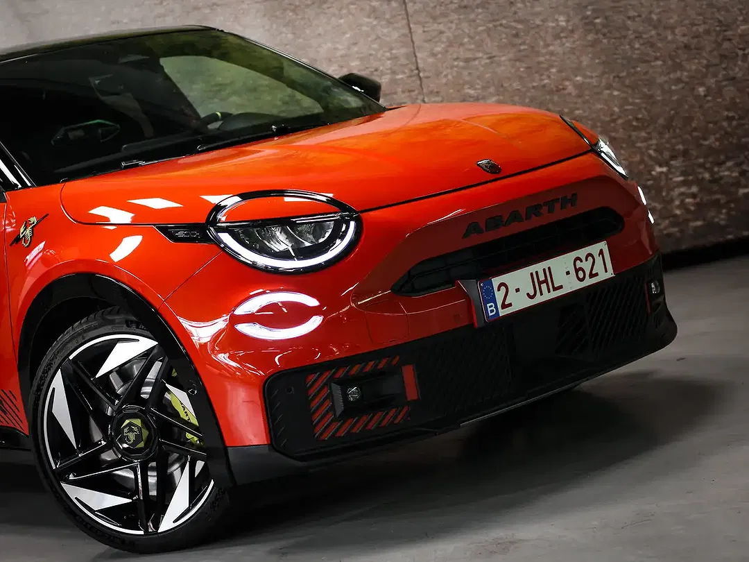 Abarth 600e Competizione - foto 15