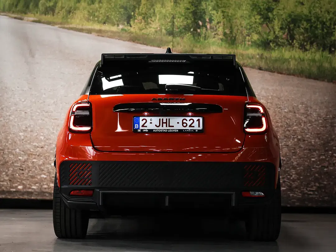 Abarth 600e Competizione - Thumbnail 4