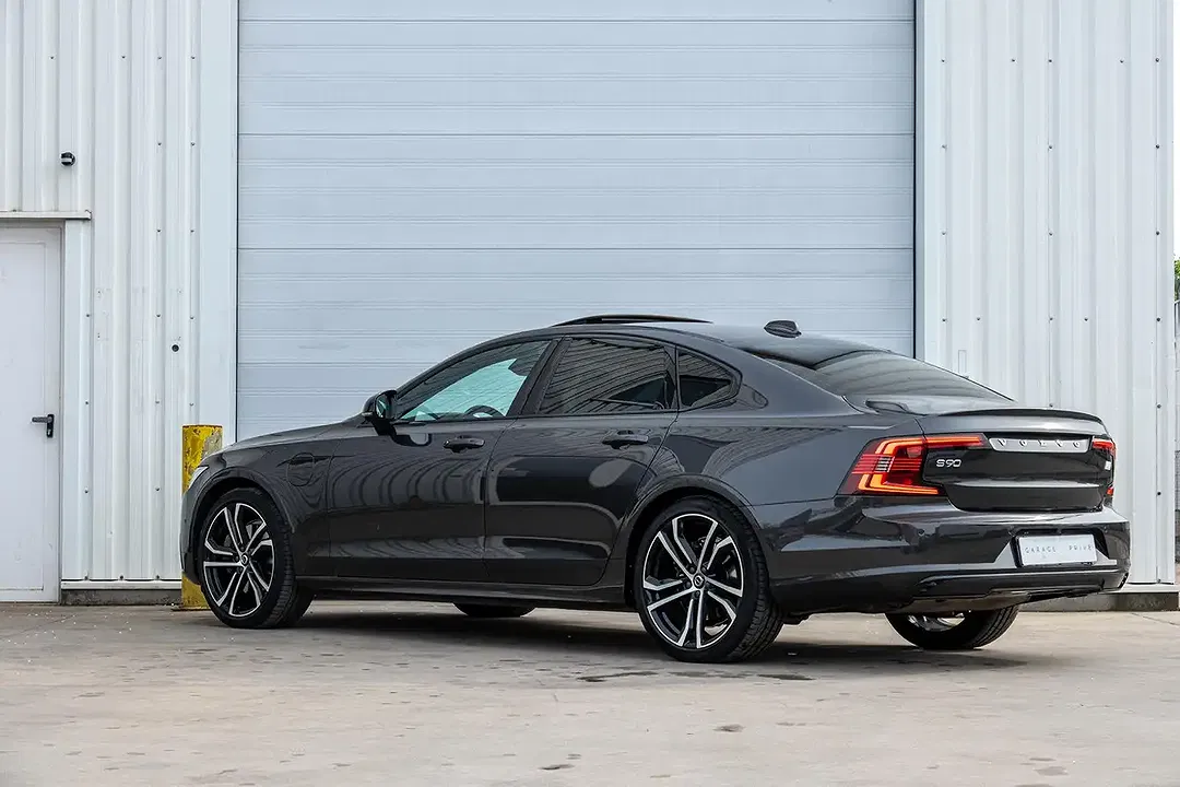 Volvo S90 T8 PHEV Geartronic AWD R-Design - Thumbnail 4