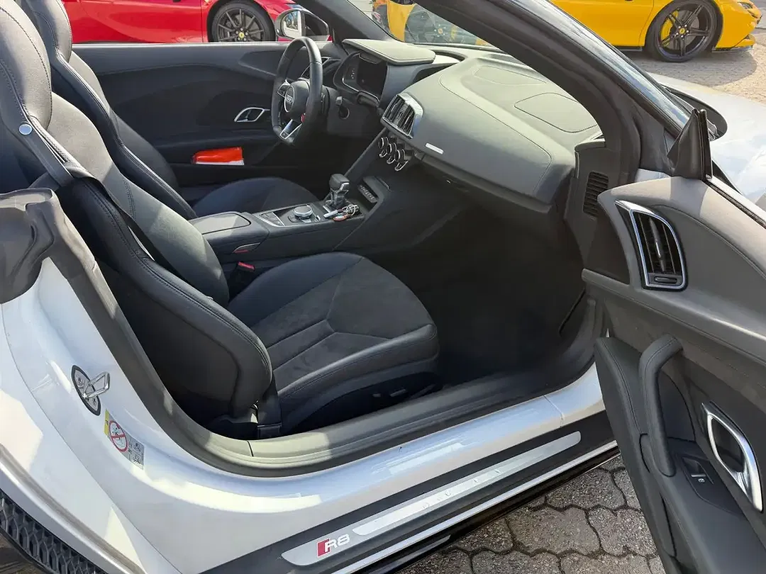 Audi R8 5.2 FSI - Thumbnail 8