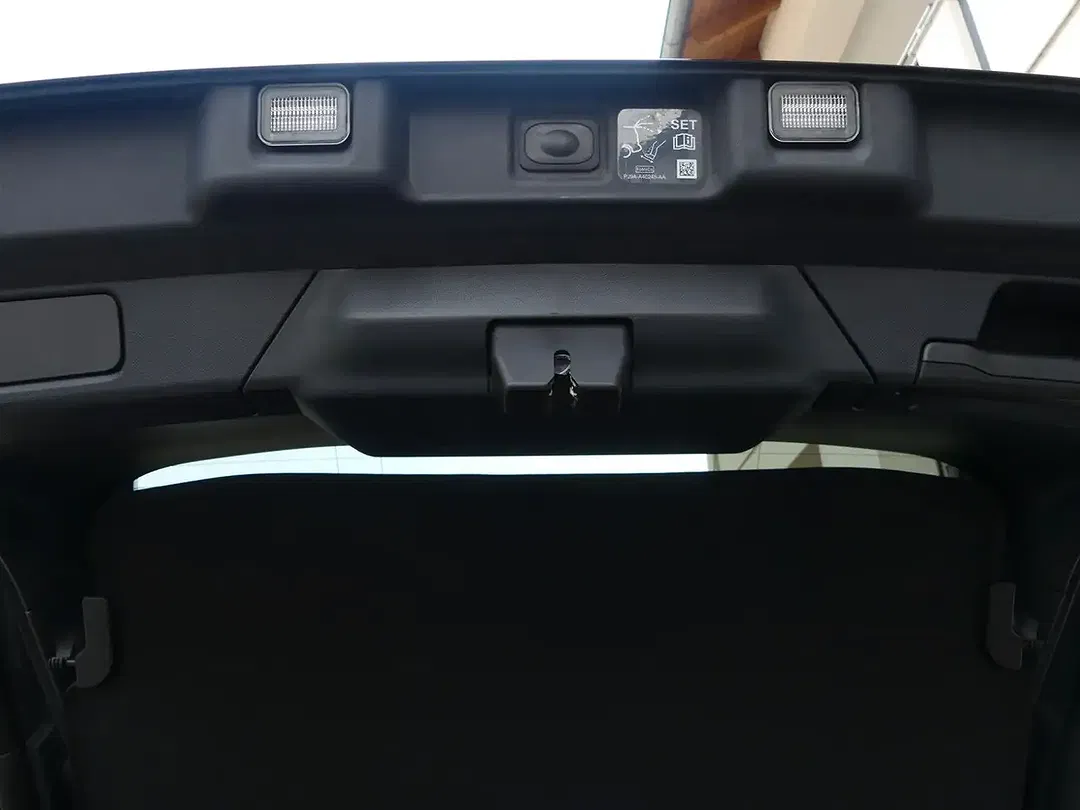 Ford Mustang Mach-E 4x4 - Thumbnail 25