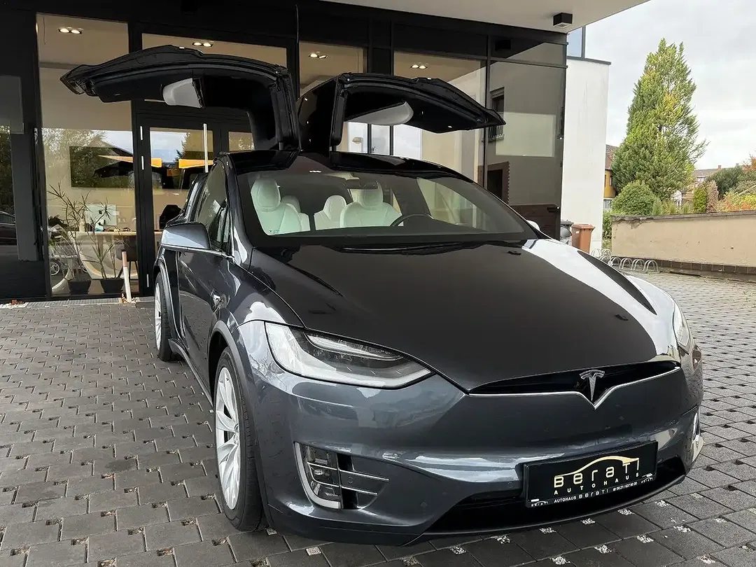 Tesla Model X Long Range - Thumbnail 6
