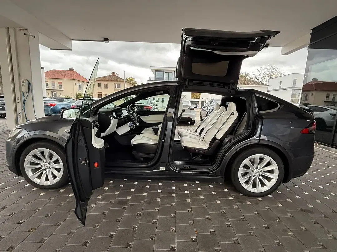 Tesla Model X Long Range - foto 2