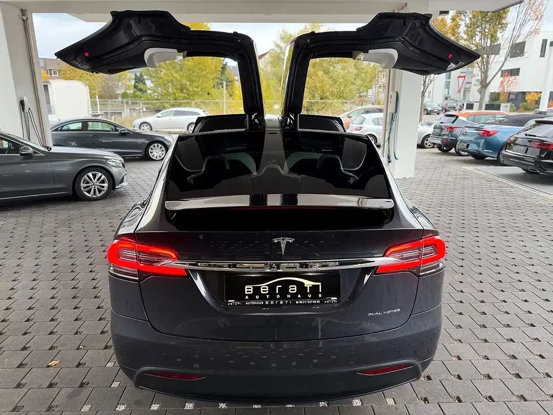 Tesla Model X Long Range - Thumbnail 5