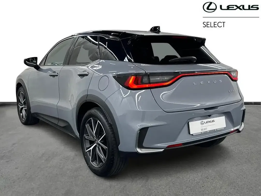 Lexus LBX Cool - foto 2