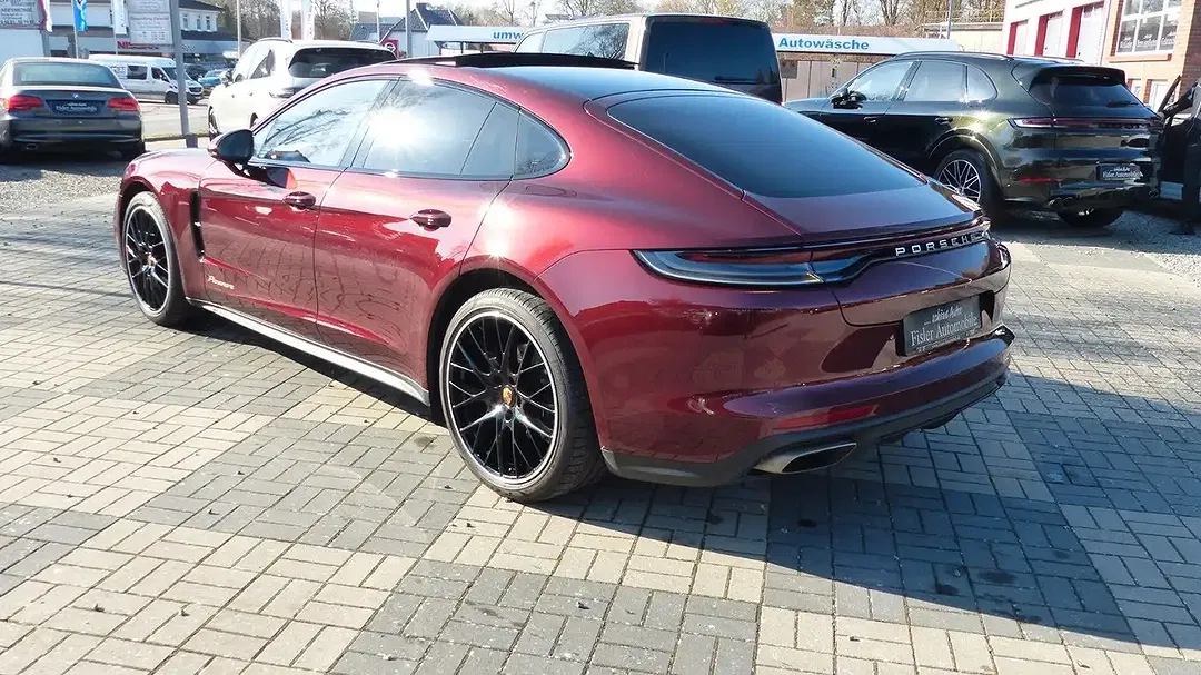 Porsche Panamera - Thumbnail 3