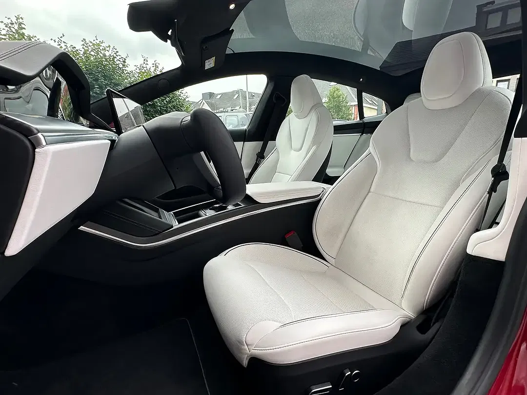Tesla Model S Plaid - Thumbnail 20