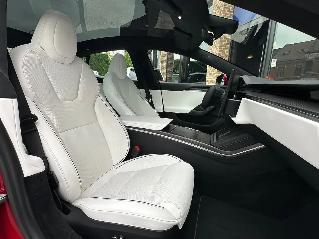 Tesla Model S Plaid - Thumbnail 22