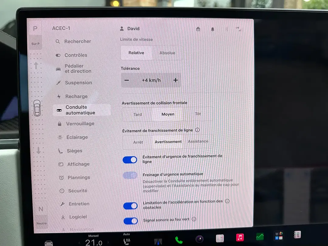 Tesla Model S Plaid - Thumbnail 30