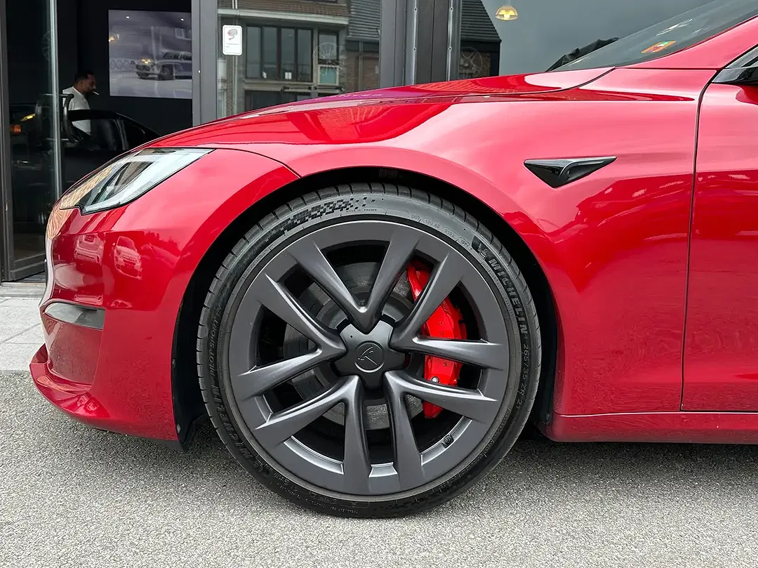 Tesla Model S Plaid - Thumbnail 6