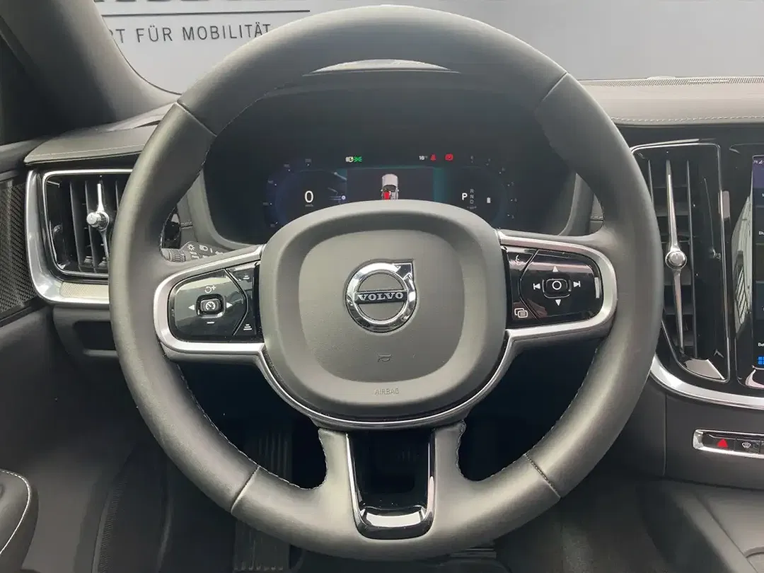 Volvo S60 Ultimate Dark - Thumbnail 12