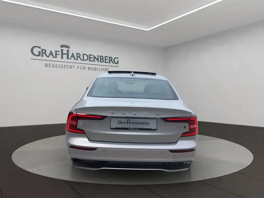 Volvo S60 Ultimate Dark - Thumbnail 5