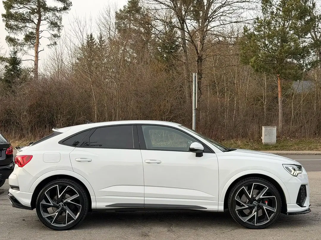 Audi RS Q3 2.5 TFSI quattro Sportback - Thumbnail 10
