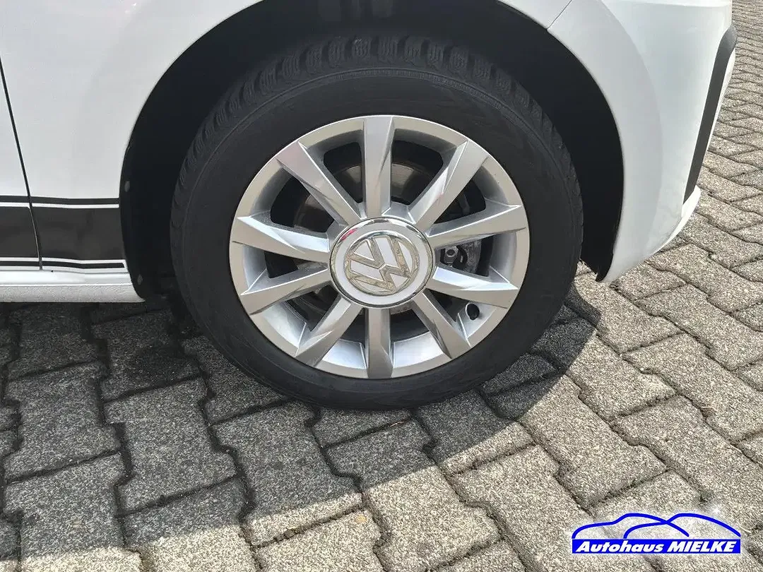 Volkswagen up! - Thumbnail 12